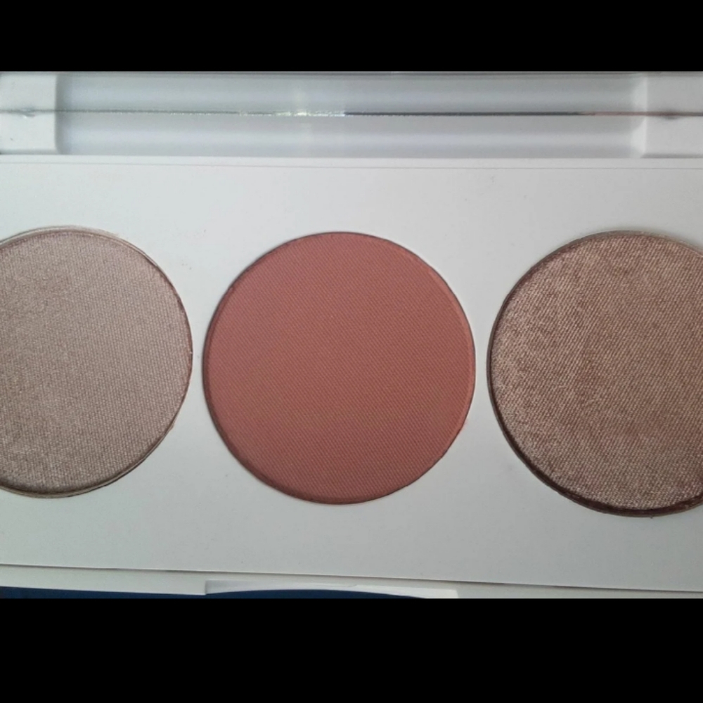Highlighter blush palette